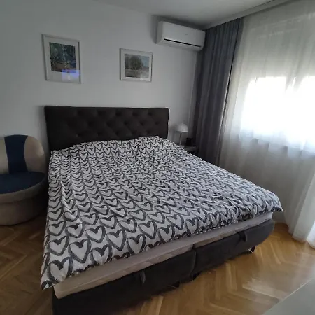 Apartman Stan Na Dan Mbradic Zgrada *