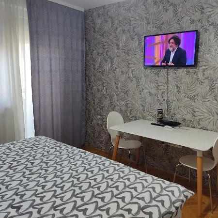 Apartman Stan Na Dan Mbradic Zgrada *